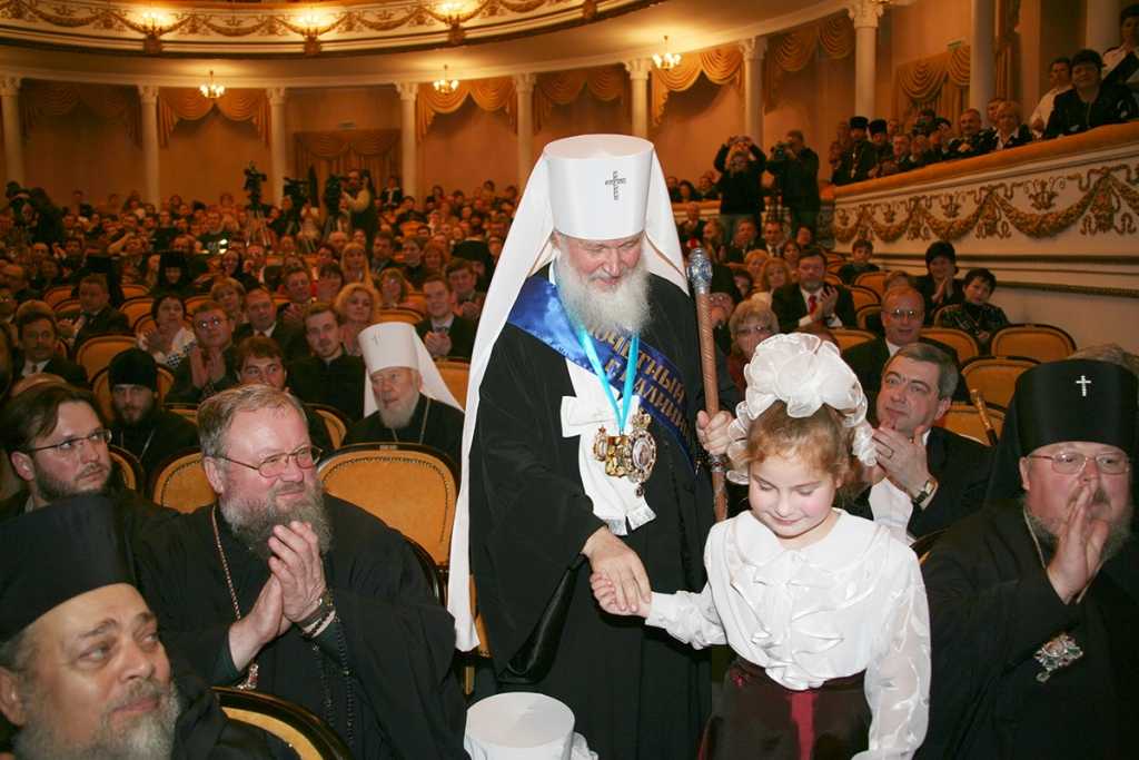 Патриарх кирилл: биография, личная жизнь, семья, жена, дети — фото
